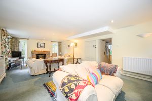 Sitting Room- click for photo gallery